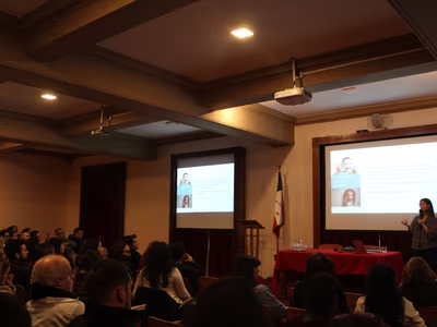 Charla Carolina Maluenda