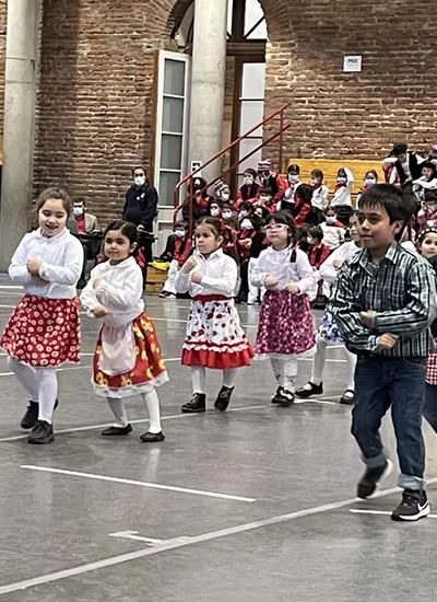 Danzas Folclóricas Pre Kínder y Kínder