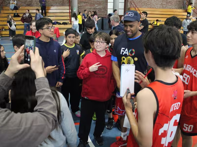 Harlem Globetrotters en el Colegio San Ignacio