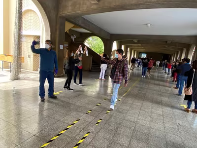 "El Pasillo" IVº Medios
