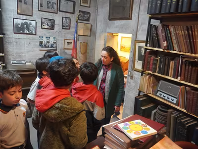 Visita Archivo del Colegio - 5° Básicos.