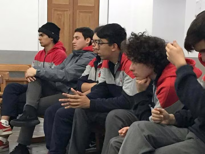 Reunión IVº Medios con obispo