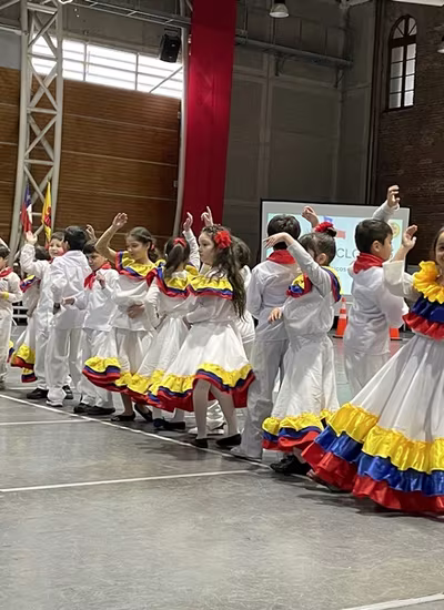 Danzas Folclóricas 1° y 2° Básico