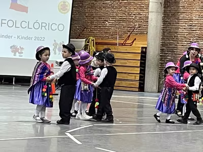 Danzas Folclóricas Pre Kínder y Kínder
