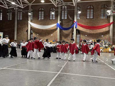 Danzas Folclóricas 1° y 2° Básico