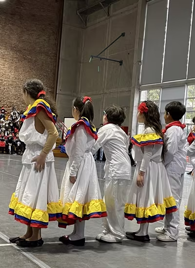 Danzas Folclóricas 1° y 2° Básico