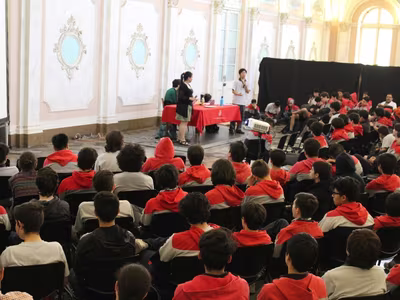 Cabildo en el Colegio San Ignacio.-