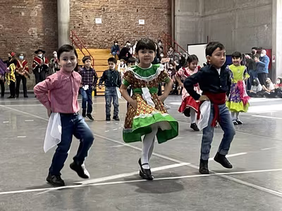 Danzas Folclóricas Pre Kínder y Kínder