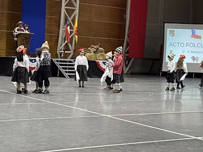 Danzas Folclóricas 1° y 2° Básico