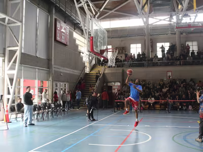 Harlem Globetrotters en el Colegio San Ignacio