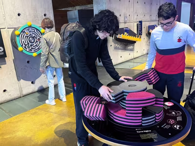 Electivo de Geometría 3D visita el MIM