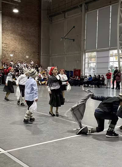 Danzas Folclóricas 1° y 2° Básico