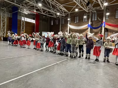 Danzas Folclóricas 1° y 2° Básico