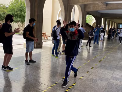 "El Pasillo" IVº Medios