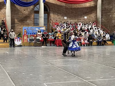 Danzas Folclóricas 3° y 4° Básicos