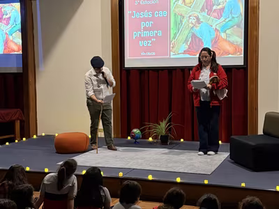 Acompañamos a Jesús en su camino a la cruz