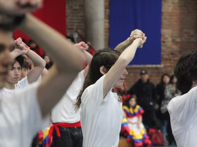 Bailes Folclóricos 2° a 4° Básico y III° Medios I