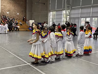 Danzas Folclóricas 1° y 2° Básico