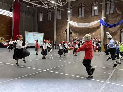 Danzas Folclóricas 1° y 2° Básico
