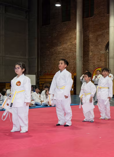 Graduación y cambio de cinturón en la rama de karate del colegio San Ignacio