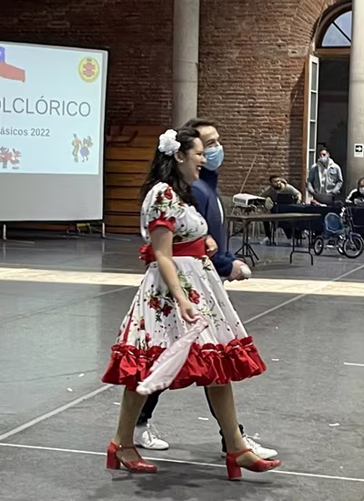 Danzas Folclóricas 3° y 4° Básicos
