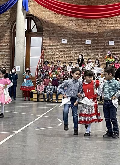 Danzas Folclóricas Pre Kínder y Kínder