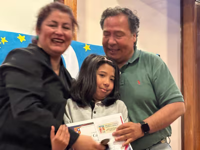Homenaje a Gabriela Mistral: Café Literario 2025