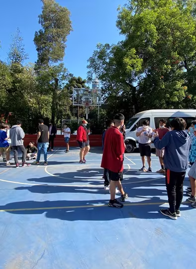 IVº Medios vuelven al Colegio...