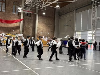 Danzas Folclóricas 1° y 2° Básico