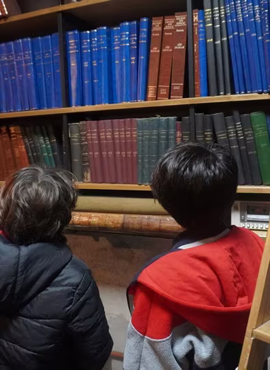 Visita Archivo del Colegio - 5° Básicos.