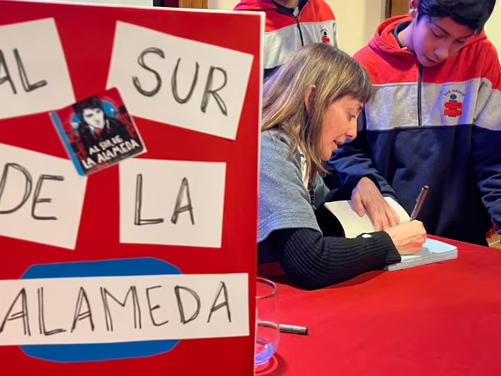 Encuentro literario con Lola Larra en nuestro colegio