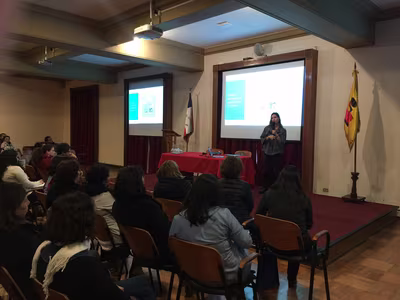 Charla Carolina Maluenda