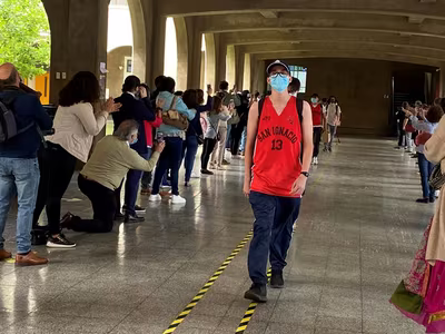 "El Pasillo" IVº Medios