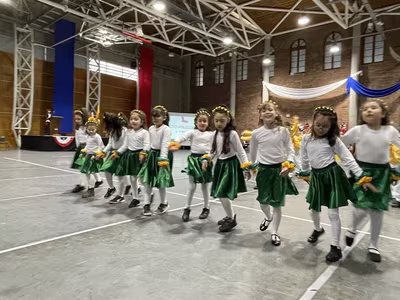 Danzas Folclóricas 1° y 2° Básico