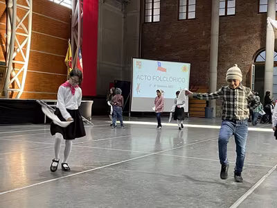 Danzas Folclóricas 3° y 4° Básicos