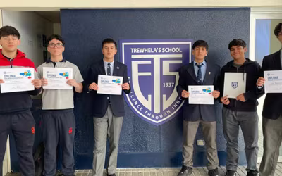 Estudiantes de III° Medio participaron en el XIV Parlamento Estudiantil