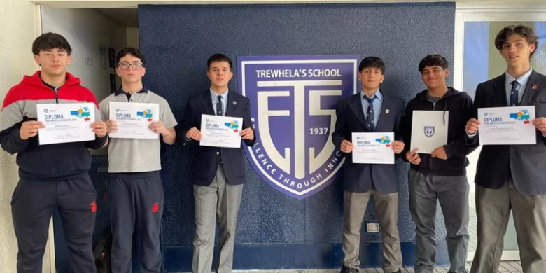 Estudiantes de III° Medio participaron en el XIV Parlamento Estudiantil