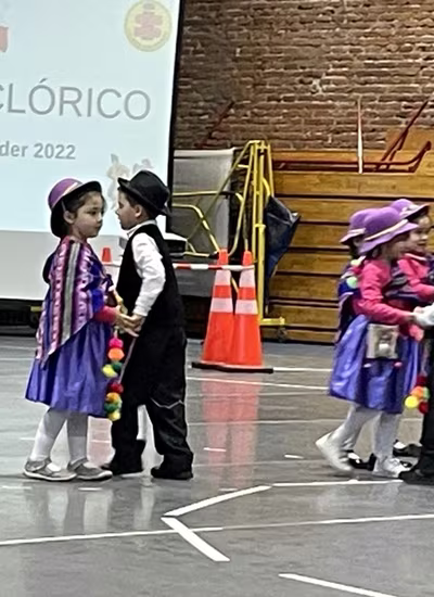 Danzas Folclóricas Pre Kínder y Kínder