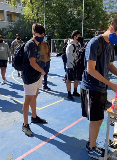 IVº Medios vuelven al Colegio...